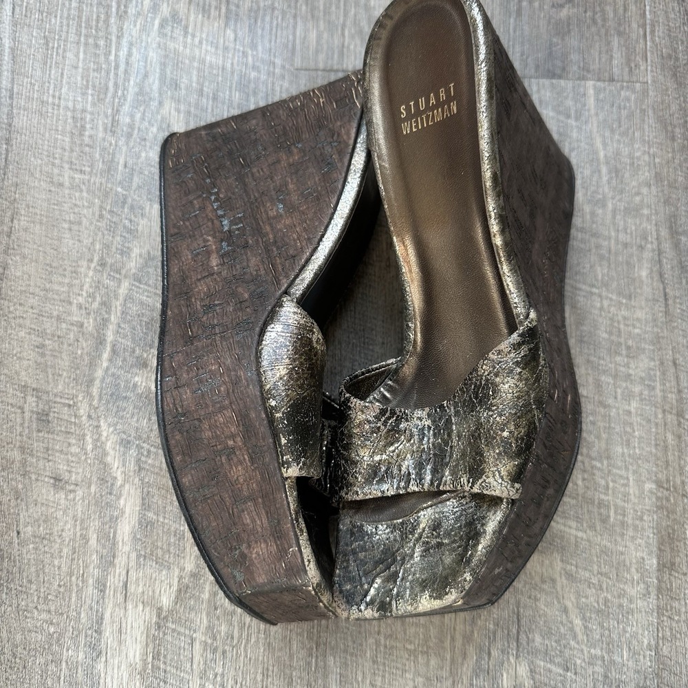 Stuart Weitzman Cadence Wedge Sandals Metallic Leather Cork Platform Sz 7 1 / 2